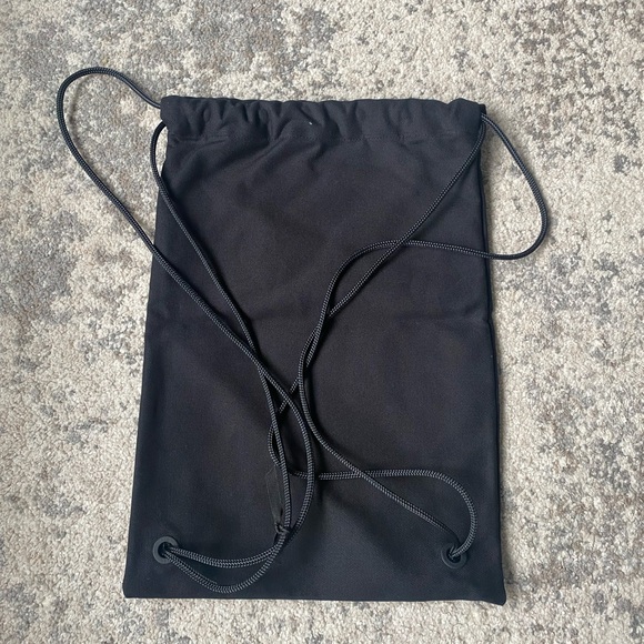 MONCLER VANITY FAIR 2019 BEVERLY HILLS NEW ESTABLISHMENT SUMMIT Drawstring Bag - Picture 4 of 4